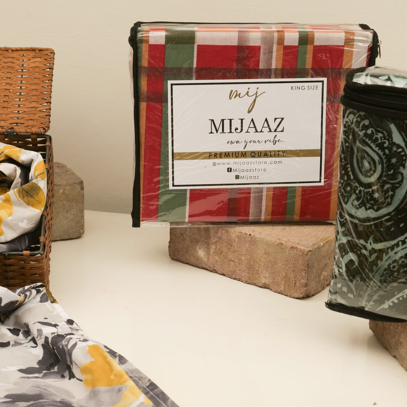 Export quality King size bedsheet with 2 Pillow cases.