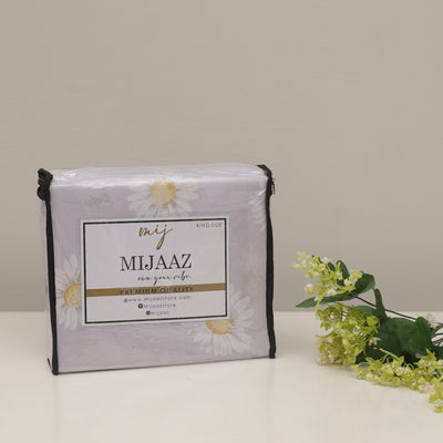 King size bedsheet with 2 pillow cases.