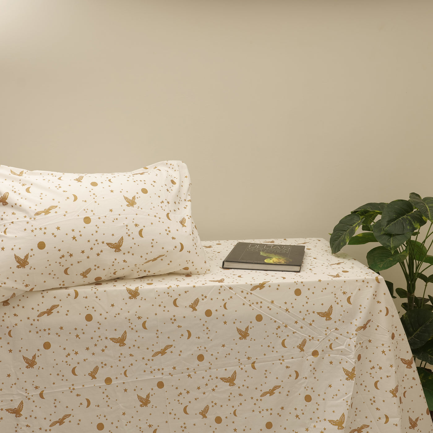 King size bedsheet with 2 pillow cases.