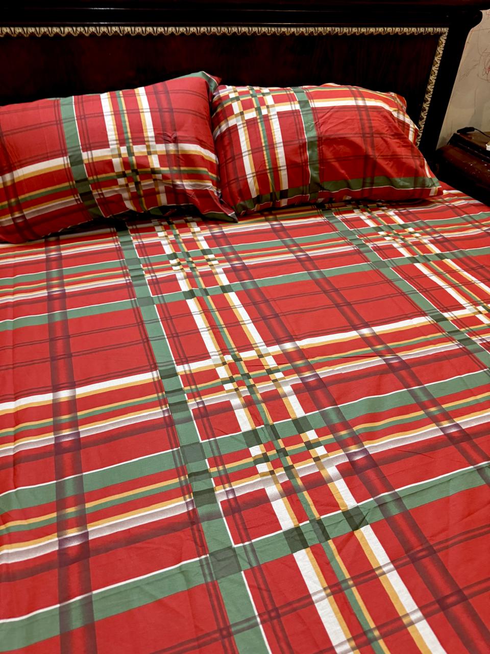 Export quality King size bedsheet with 2 Pillow cases.