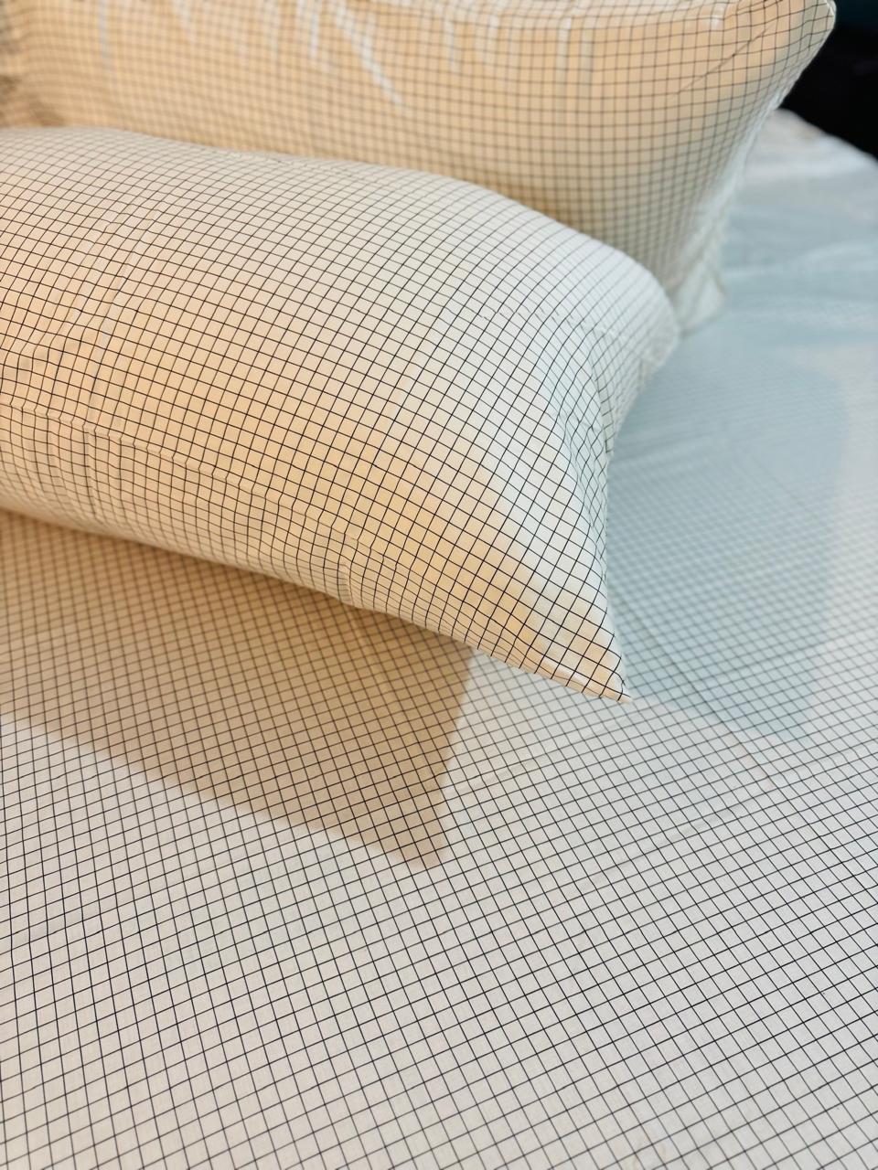 King size 260x280cm sateen bedsheet.