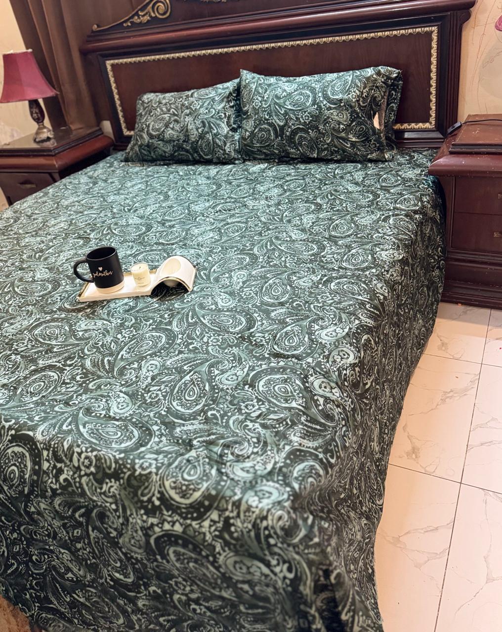 King size bedsheet with 2 pillow cases.